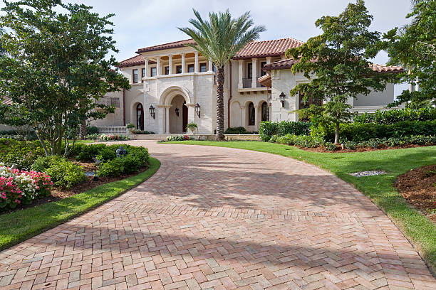 Best Professional Driveway Pavers  in Haysville, KS